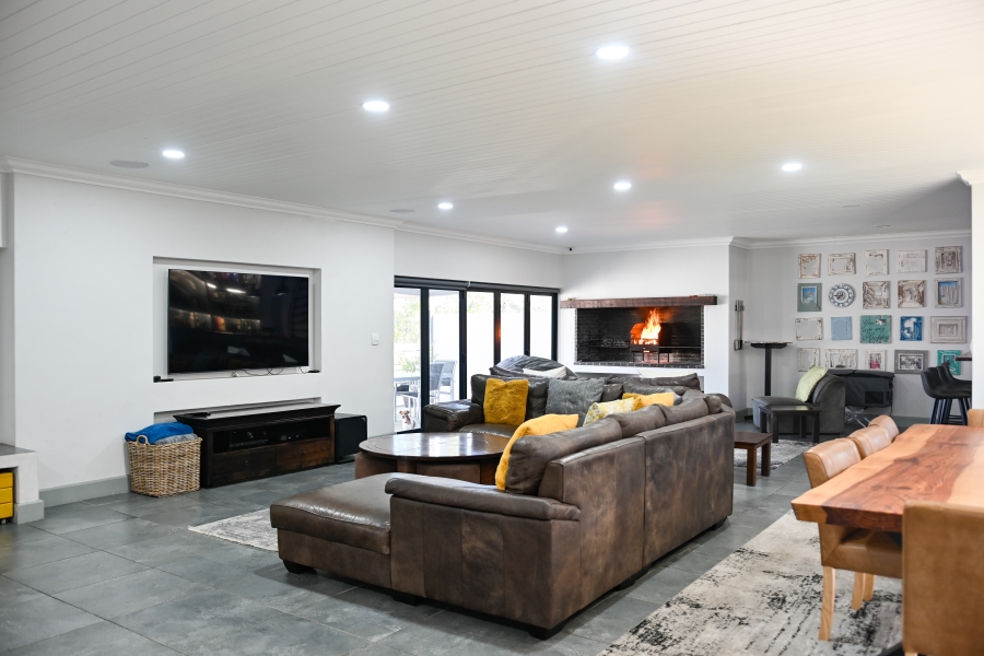 3 Bedroom Property for Sale in The Links Western Cape
